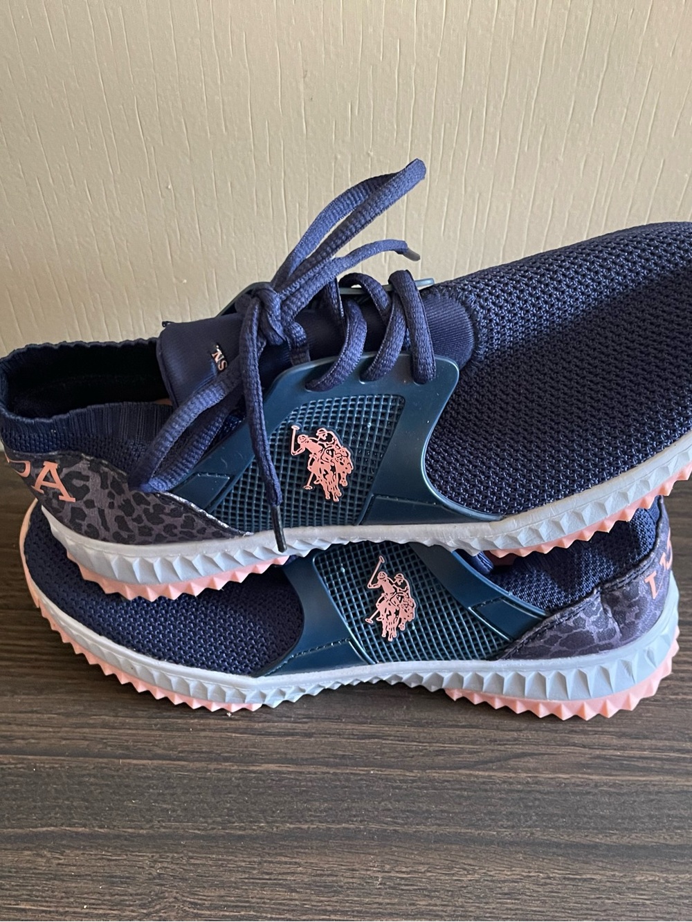 NWOT U.S. Polo Assn. Navy & Pink Women’s Sz 8 Knit Athletic Sneakers